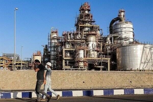 بهینه‌سازی مصرف انرژی در صنعت پتروشیمی؛ اجرای ۹۶ طرح برای کاهش ۲۵۰ میلیون مترمکعب مصرف گاز