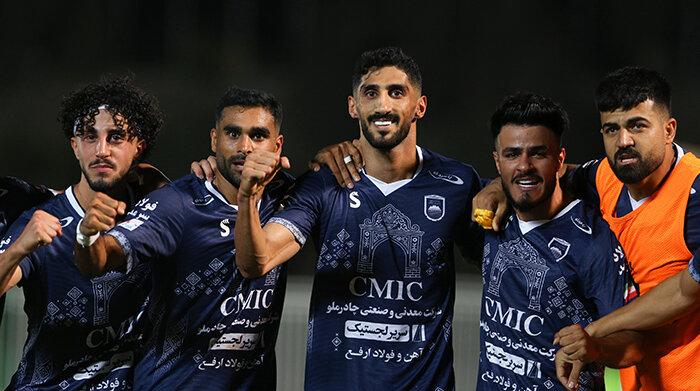 صعود چادرملو به آسیا و جشن بازیکنان باشگاه